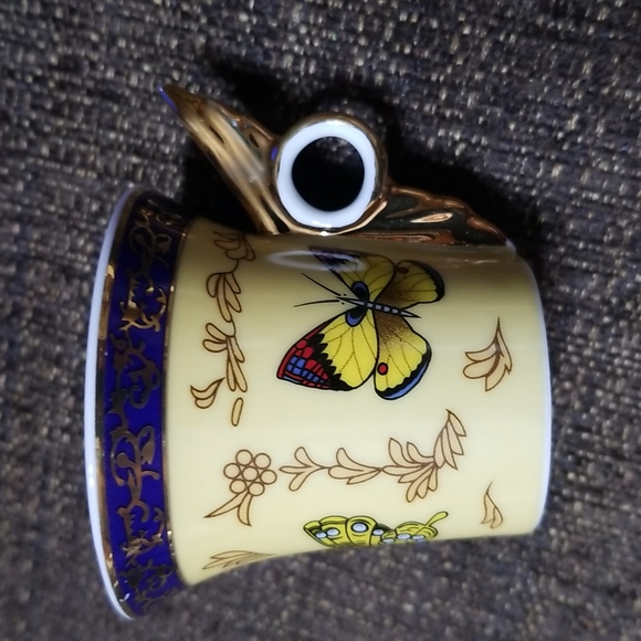 Vintage  Tea cup and Saucer - Picture 7 of 7